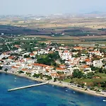 Anastasia 1ος όροφος εξοχικής παραθαλάσσιας κατοικίας χαλκιδικής בית נופש *