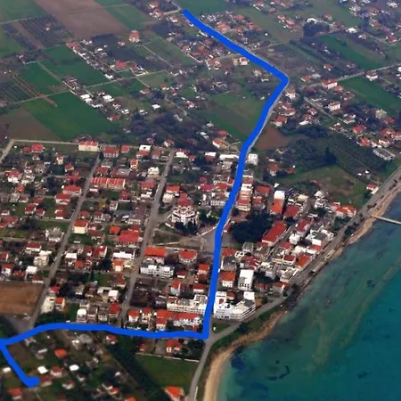 Anastasia: Beachfront Ground Floor Holiday In Nea Herakleia, Chalkidiki *