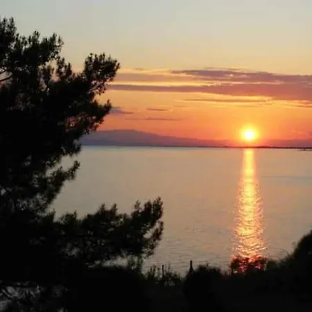 Anastasia: Beachfront Ground Floor Holiday In Nea Herakleia, Chalkidiki * Nea Iraklia