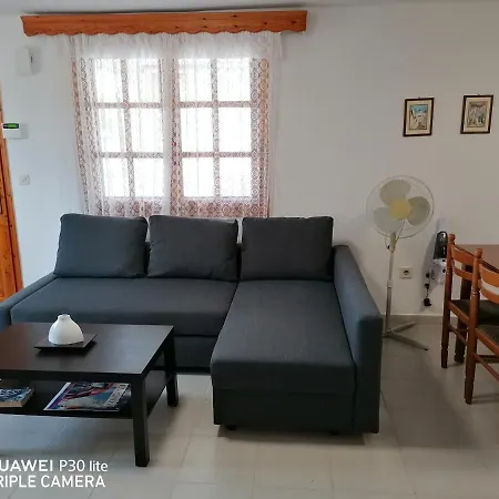 Anastasia: Beachfront Ground Floor Holiday In Nea Herakleia, Chalkidiki *