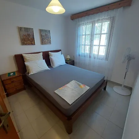 Anastasia: Beachfront Ground Floor Holiday In Nea Herakleia, Chalkidiki
