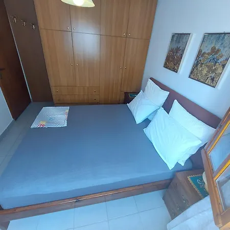 Holiday home Anastasia: Beachfront Ground Floor Holiday In Nea Herakleia, Chalkidiki