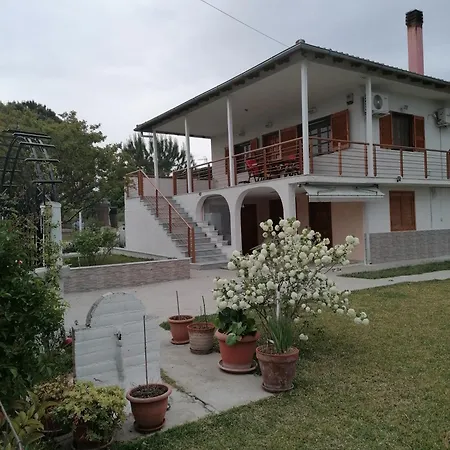 Anastasia: Beachfront Ground Floor Holiday In Nea Herakleia, Chalkidiki Holiday home Nea Iraklia