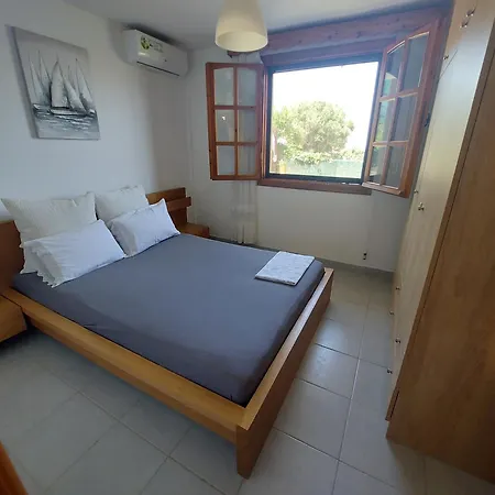 Holiday home Anastasia: Beachfront Ground Floor Holiday In Nea Herakleia, Chalkidiki Nea Iraklia