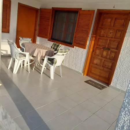 Anastasia: Beachfront Ground Floor Holiday In Nea Herakleia, Chalkidiki Holiday home