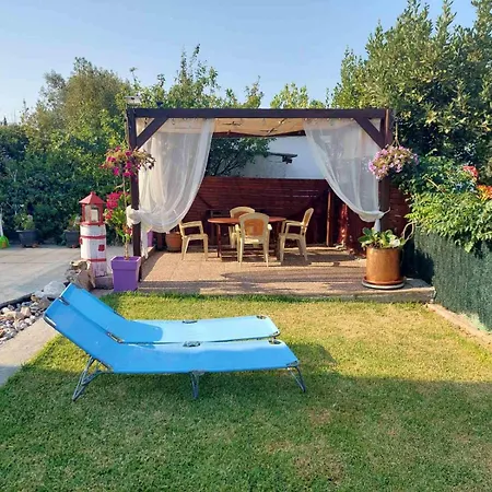 Anastasia: Beachfront Ground Floor Holiday In Nea Herakleia, Chalkidiki *