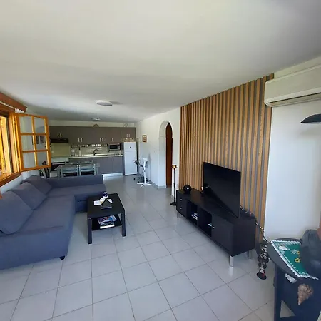 Anastasia: Beachfront Ground Floor Holiday In Nea Herakleia, Chalkidiki