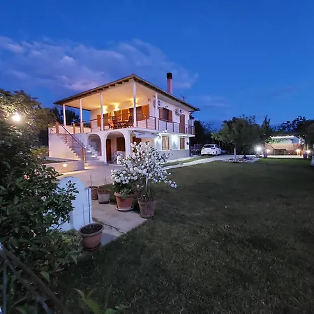 Anastasia: Beachfront Ground Floor Holiday In Nea Herakleia, Chalkidiki Holiday home *