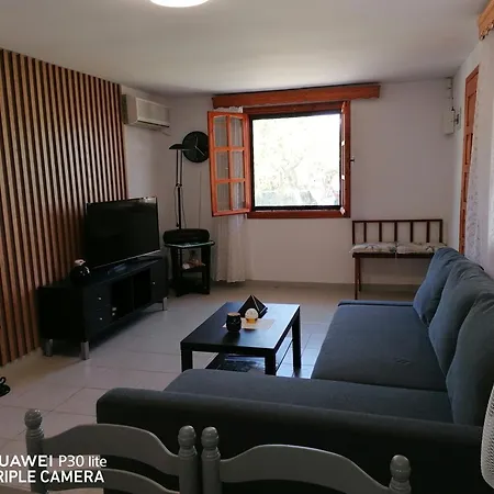 Holiday home Anastasia: Beachfront Ground Floor Holiday In Nea Herakleia, Chalkidiki *
