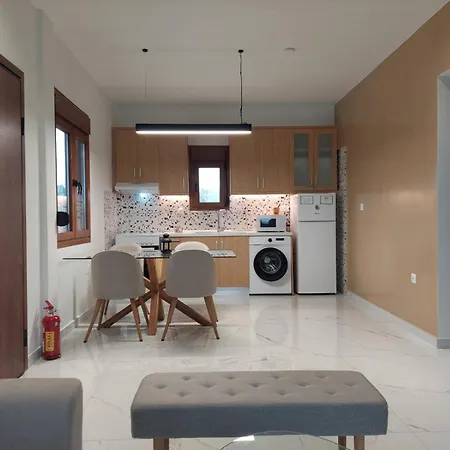 Anastasia 1ος όροφος εξοχικής παραθαλάσσιας κατοικίας χαλκιδικής Νέα Ηράκλεια