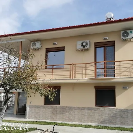 Anastasia 1ος όροφος εξοχικής παραθαλάσσιας κατοικίας χαλκιδικής Nyaraló Néa Iráklia