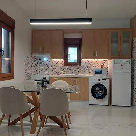 Nyaraló Anastasia 1ος όροφος εξοχικής παραθαλάσσιας κατοικίας χαλκιδικής *